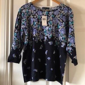With flaw- Floral tee top sweater purple blue